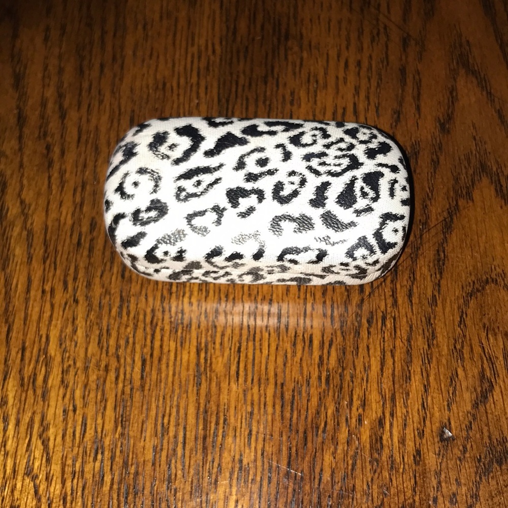 Charming Charlie contact case